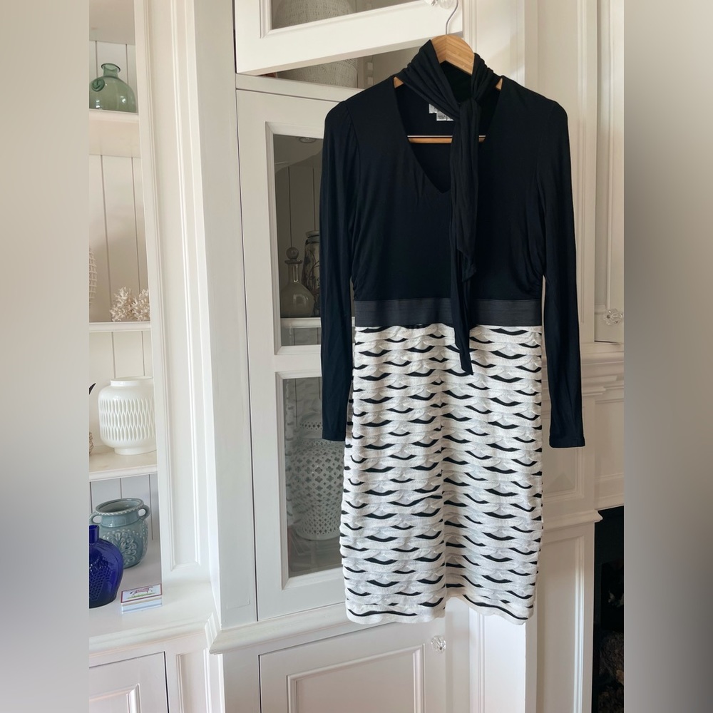 NWT KAY UNDER Women’s Black and White Dress with Necktie Size 10